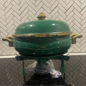 Elegant Green Chafing Dish with Gold Trim